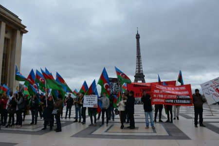 Fransada diasporumuz Sarkisyana qarşı aksiya keçirdi - FOTOLAR